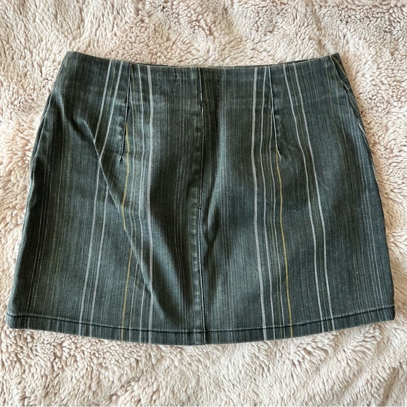 Urban Outfitters Mini Skirt - Picture 5 of 5